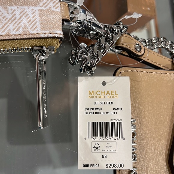 MICHAEL KORS JET SET ITEM LG 2 in 1 CARD CASE & WRISTLET
Camel 

NWT - Picture 10 of 16
